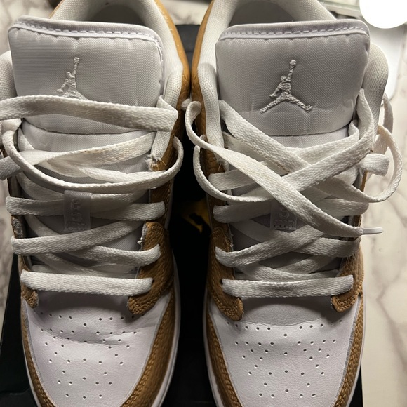 Custom colored Jordans - Picture 2 of 5